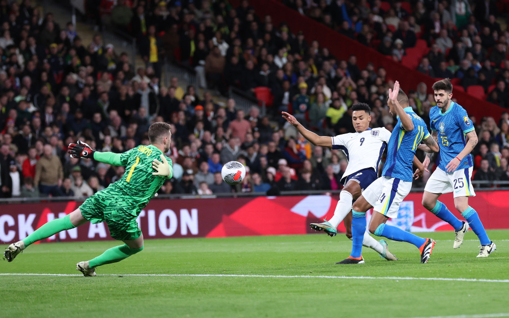 德罗赞具备 德罗赞具备