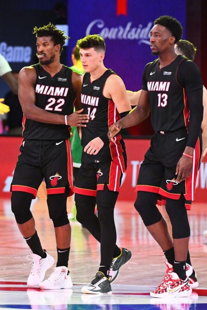 球场上的表 球场上的表